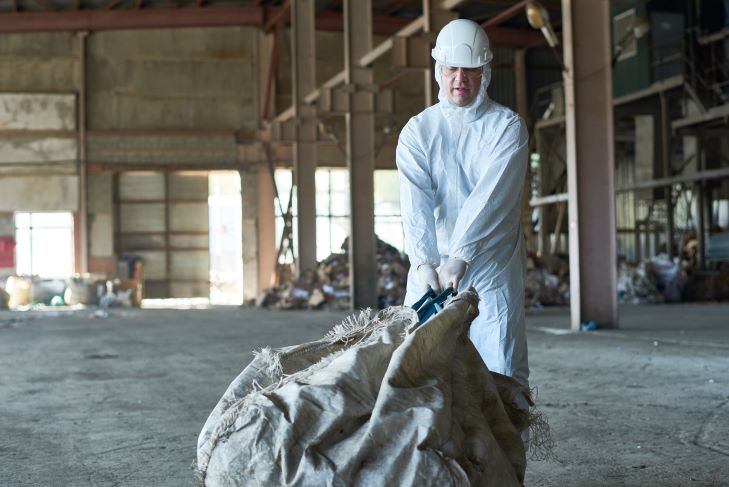 worker on recycling for moving from kentucky to texas